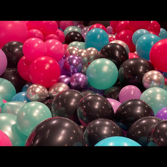 MEET YOUR POSHER - Picture 15 of 15